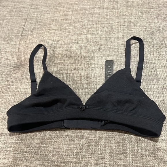 Skims Lace Pointed plunge bralette - Picture 5 of 5